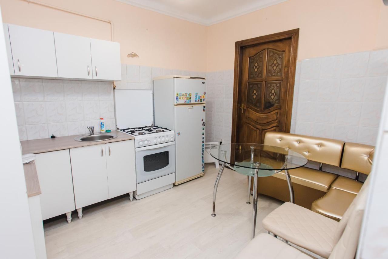 Appartement Mary à Lviv Extérieur photo