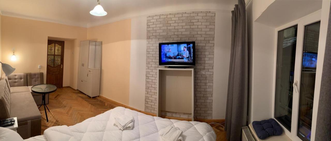 Appartement Mary à Lviv Extérieur photo